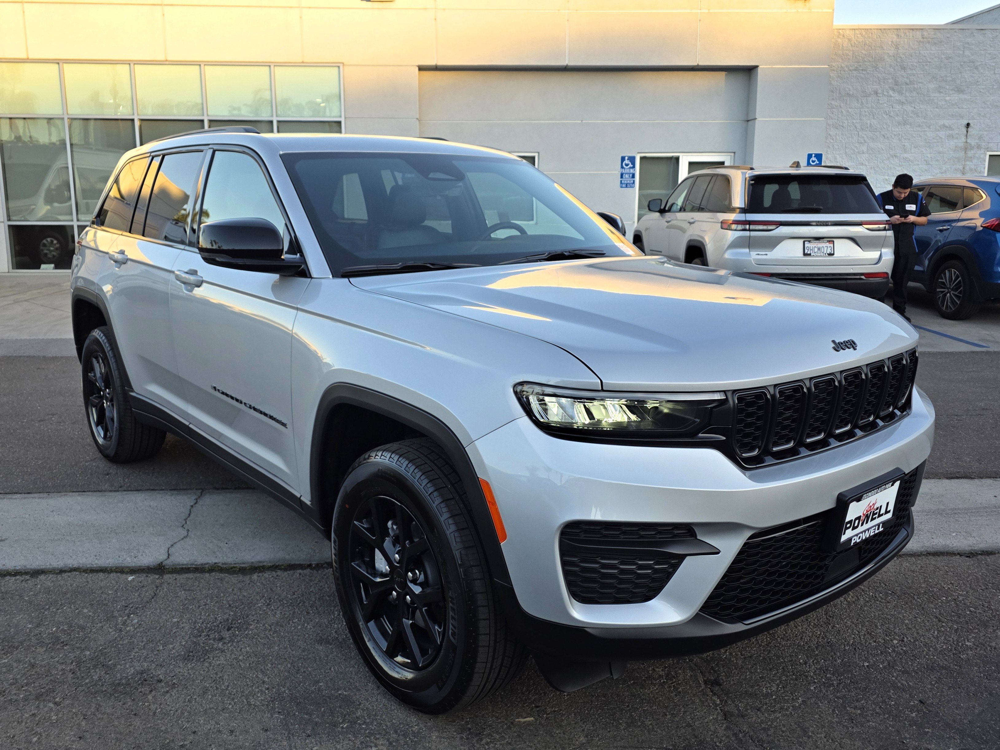 New 2025 Jeep Grand Cherokee Altitude RWD image 6
