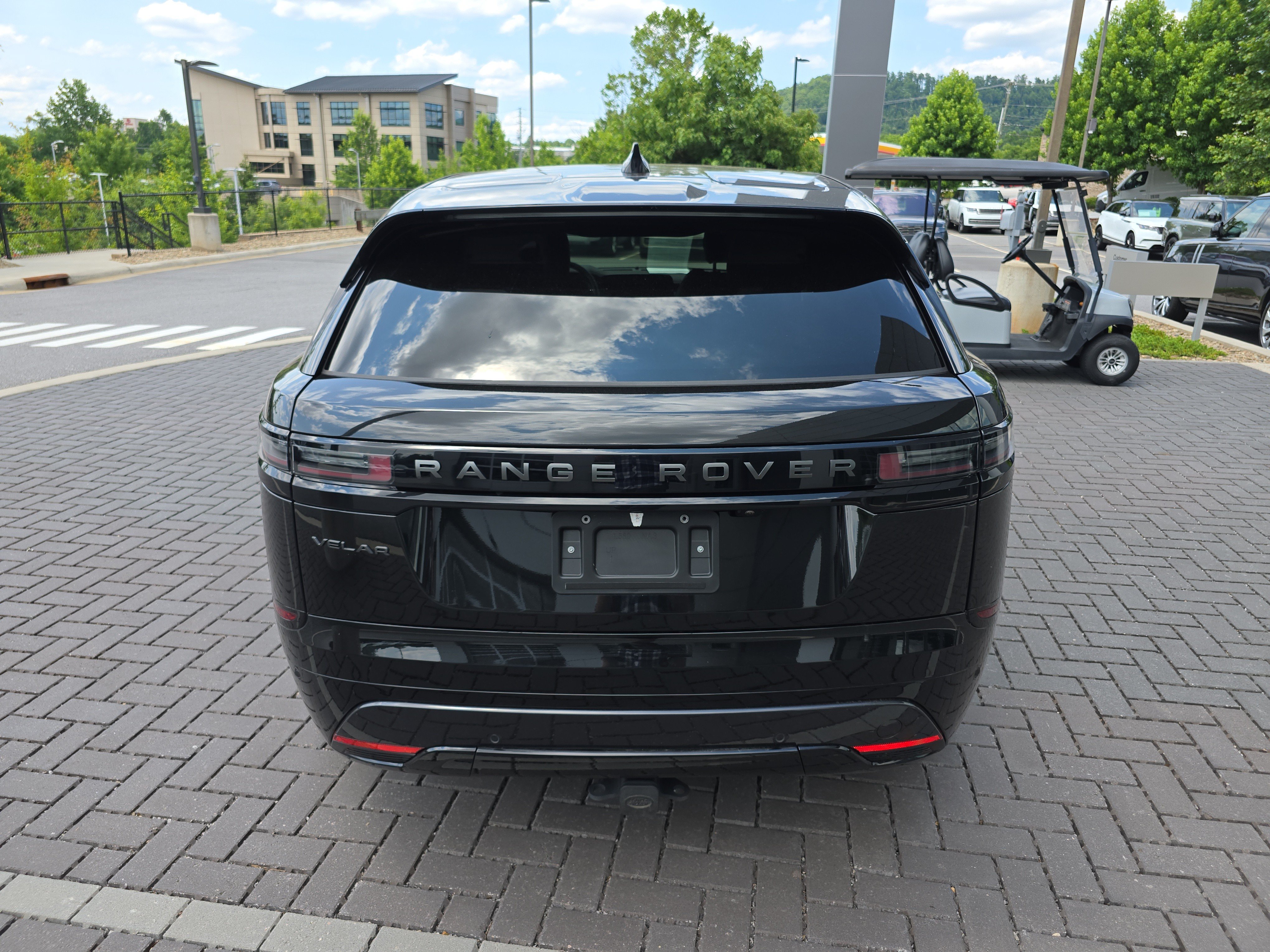 Certified 2026 Land Rover Range Rover Velar Dynamic SE AWD/4WD image 6