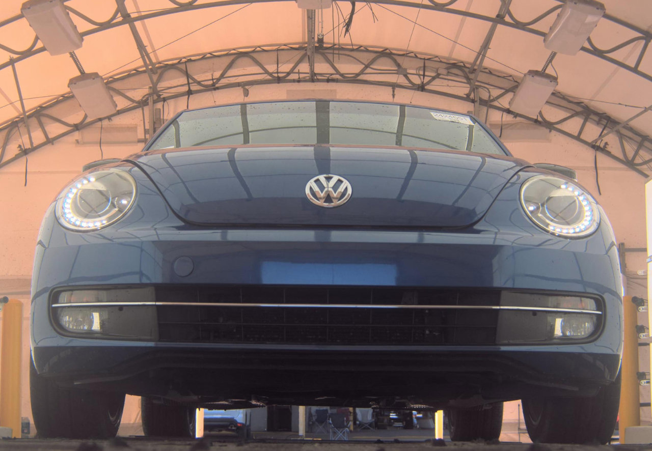 Used 2012 Volkswagen Beetle 2.0T image 3