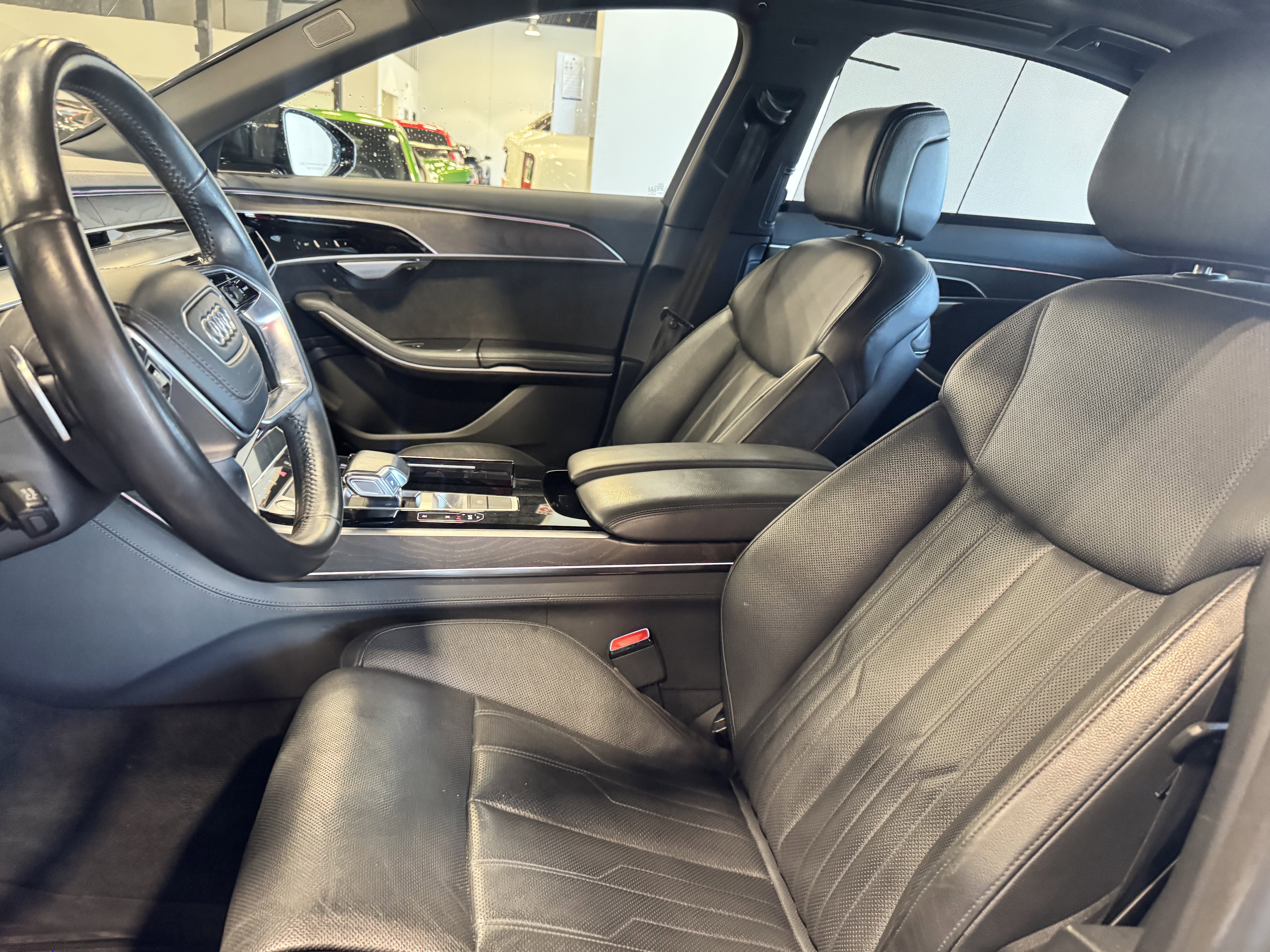 Used 2020 Audi A8 L 4.0T image 25