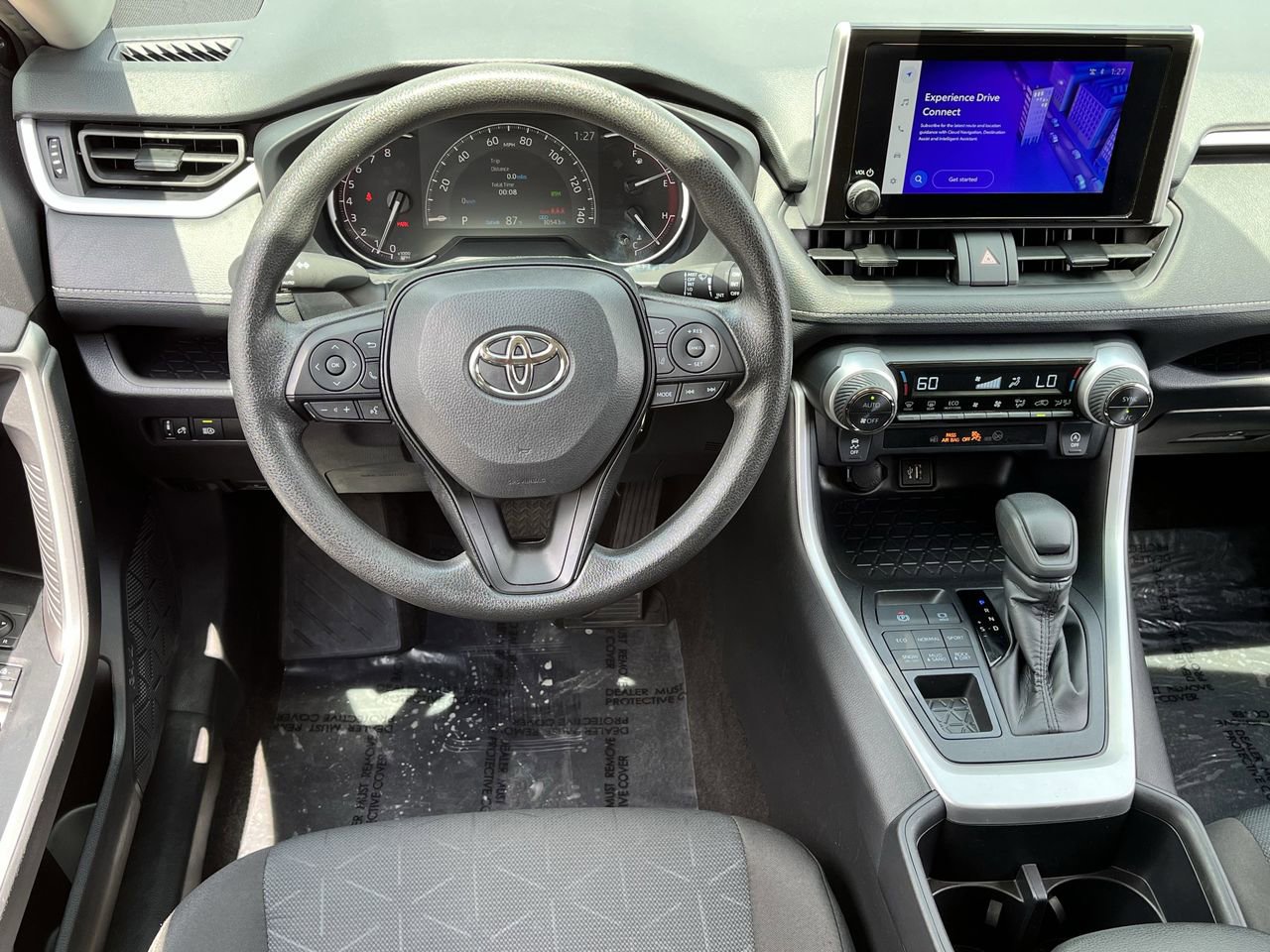 Used 2025 Toyota RAV4 XLE AWD/4WD image 10