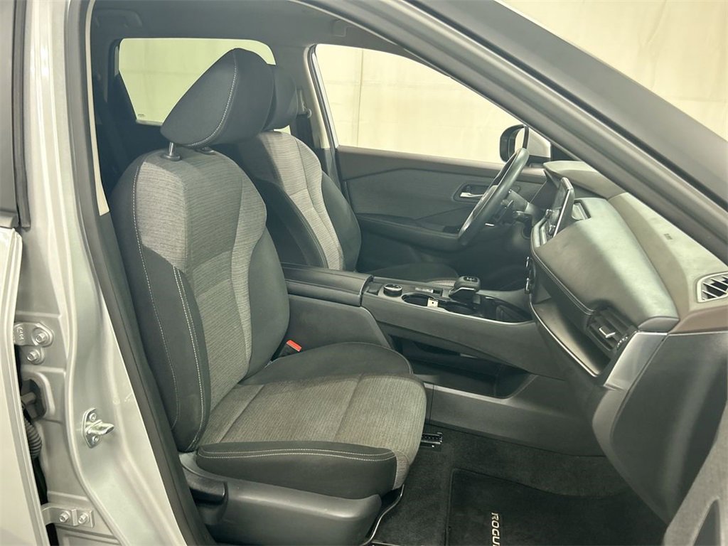 Used 2023 Nissan Rogue SV image 22