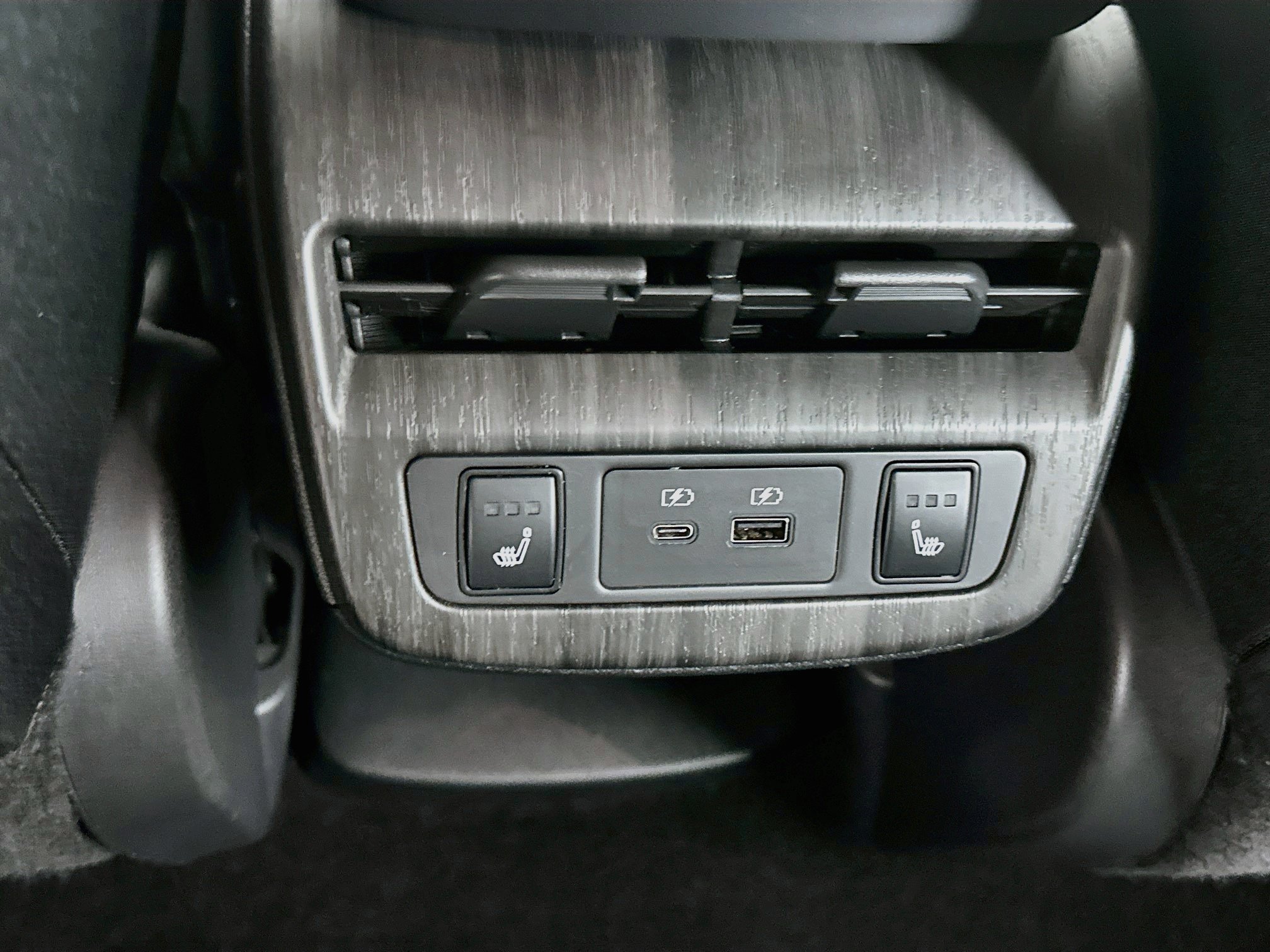 Used 2024 Nissan Ariya FWD image 27