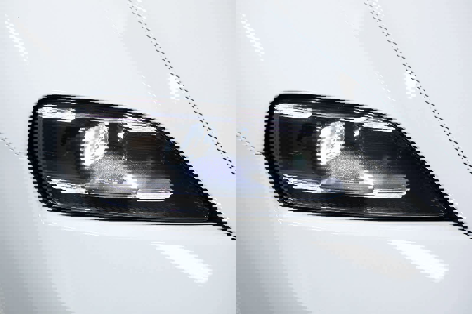 Certified 2025 Porsche Taycan image 32