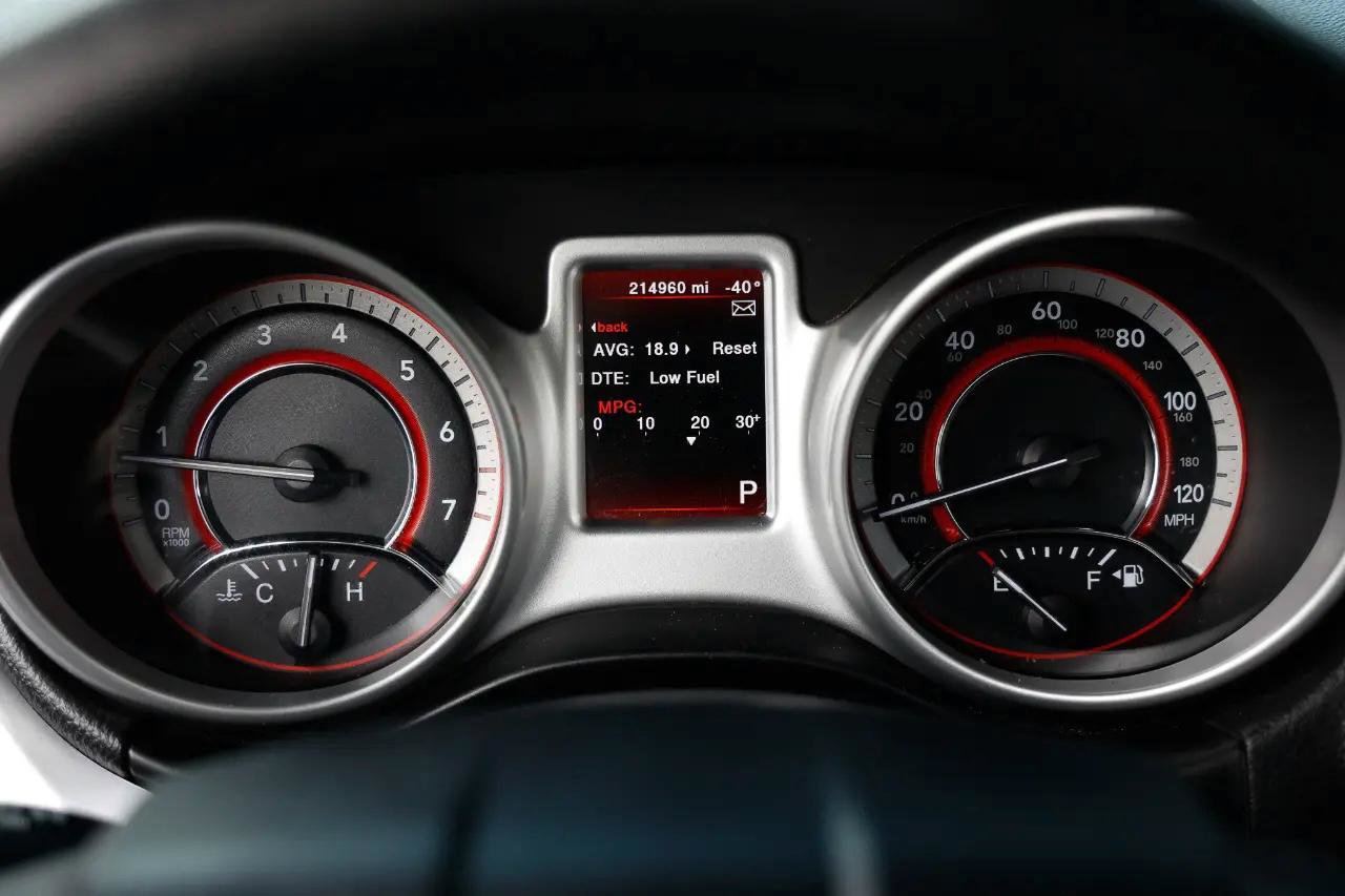 Used 2020 Dodge Journey SE FWD image 28