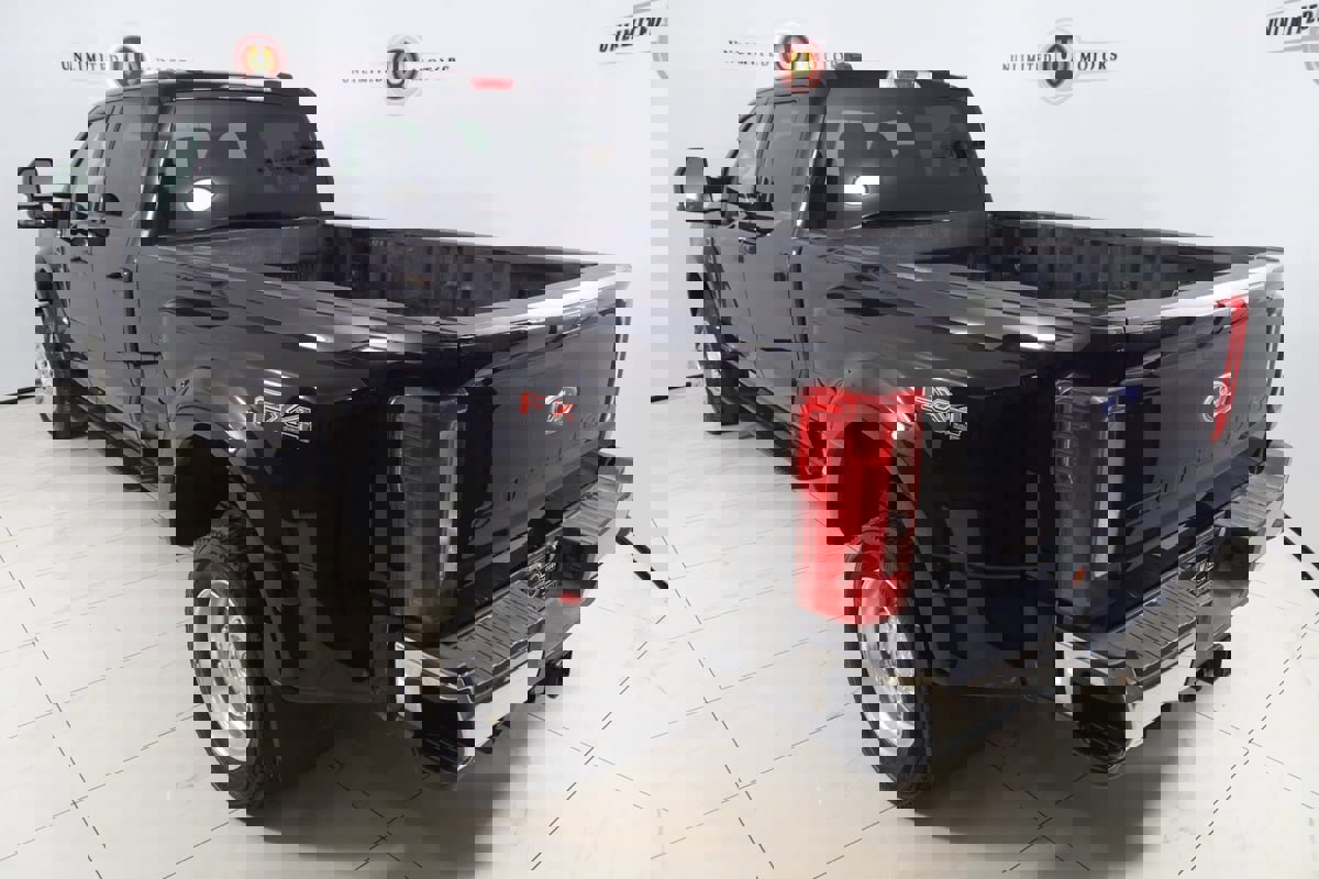 Used 2023 Ford F450 XLT w/ FX4 Off-Road Package image 23