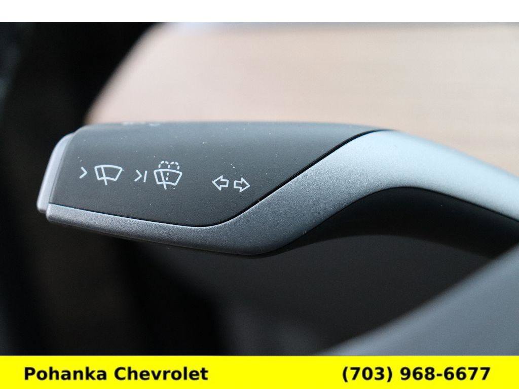 Used 2024 Tesla Model Y Performance image 9