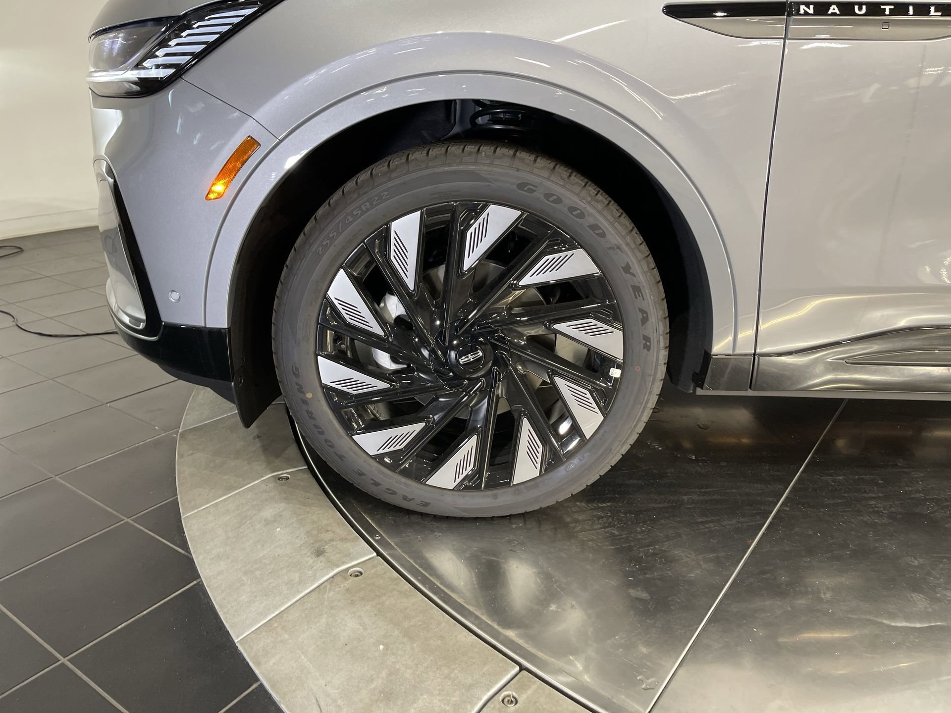 New 2024 Lincoln Nautilus Reserve w/ Equipment Group 202A image 39