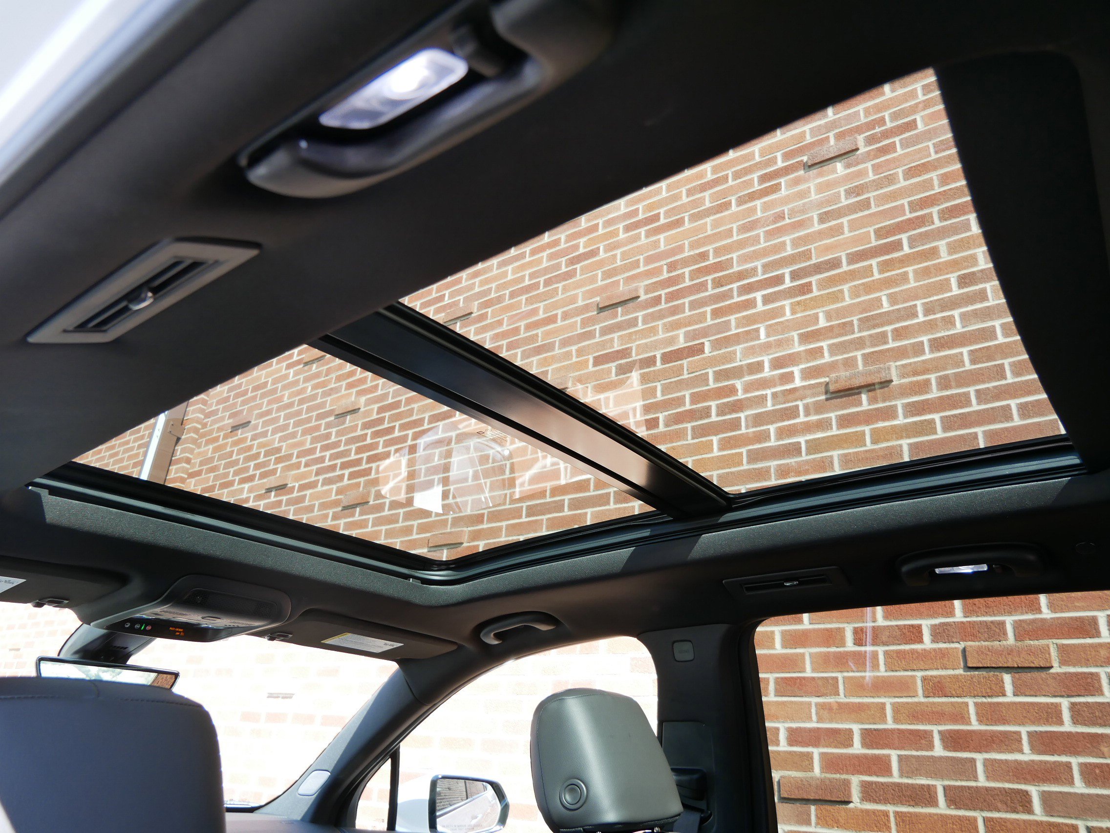 Certified 2023 Cadillac XT6 Sport w/ Technology Package image 9