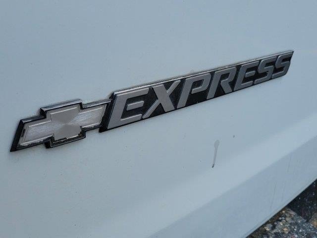 Used 2006 Chevrolet Express 2500 Extended w/ Power and Light Package RWD image 24