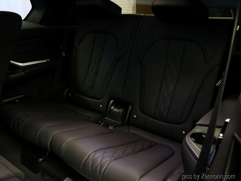 Used 2027 BMW X7 xDrive40i w/ Executive Package AWD/4WD image 13