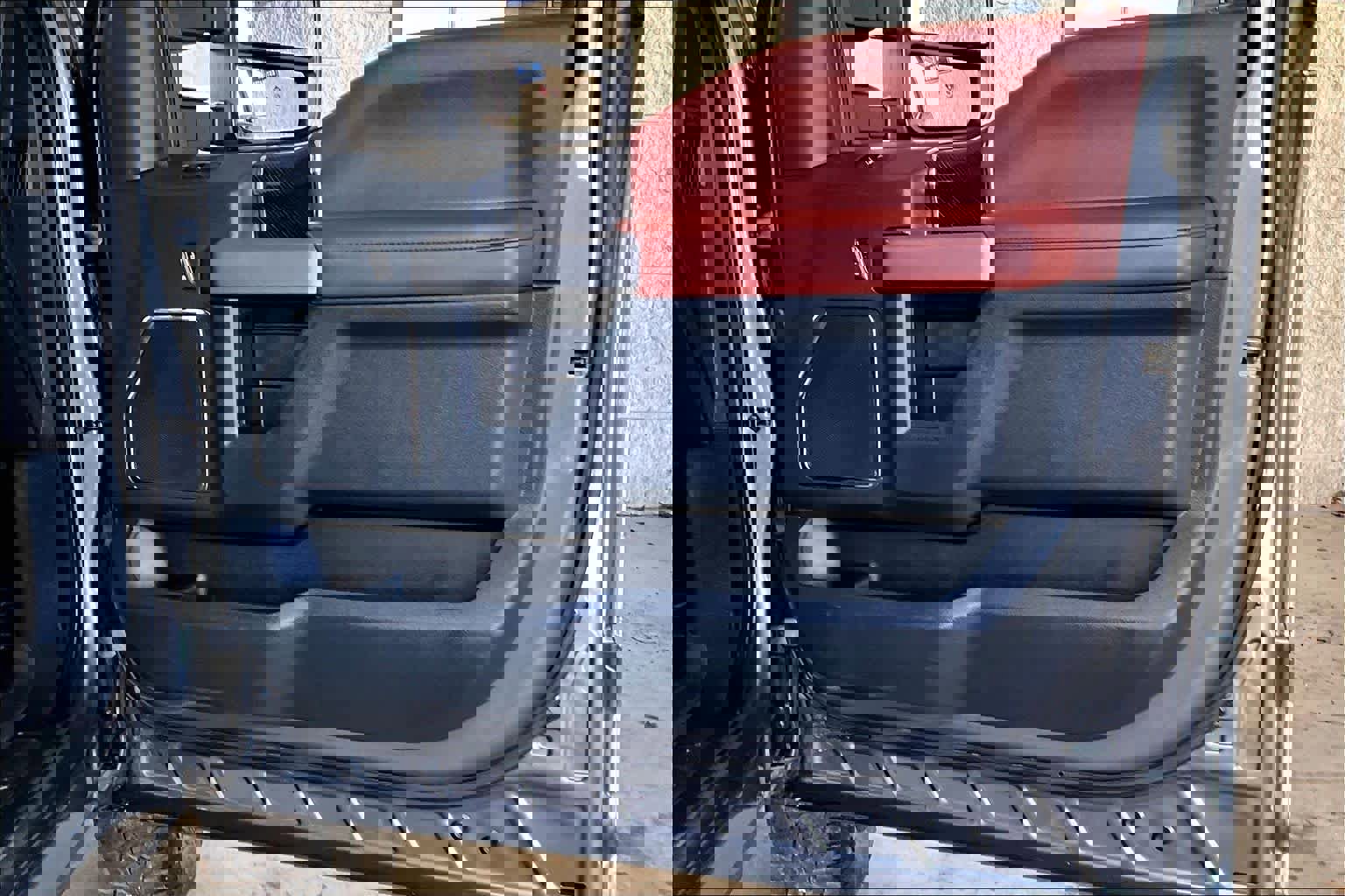 Used 2022 Ford F350 Platinum w/ FX4 Off-Road Package image 22