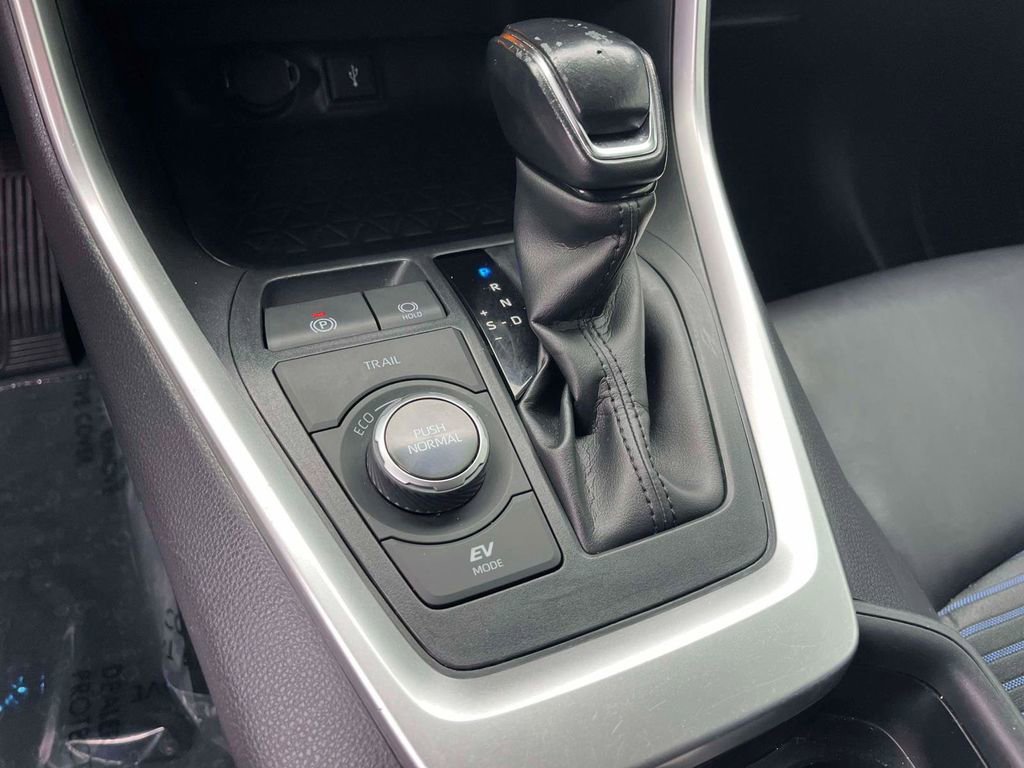 Used 2020 Toyota RAV4 XSE w/ XSE Grade Weather Package image 20