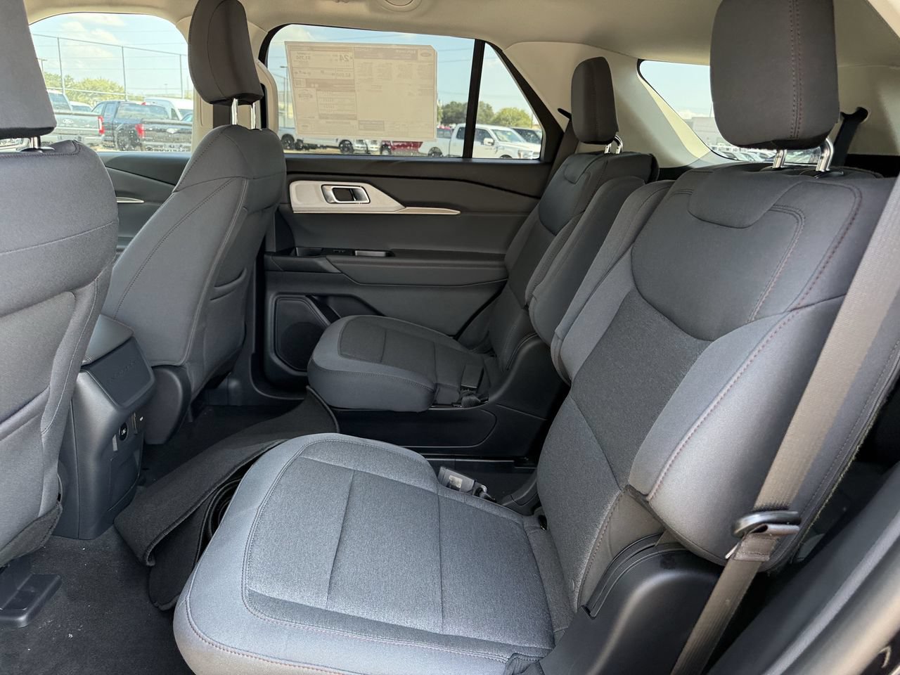 New 2026 Ford Explorer Active RWD image 20