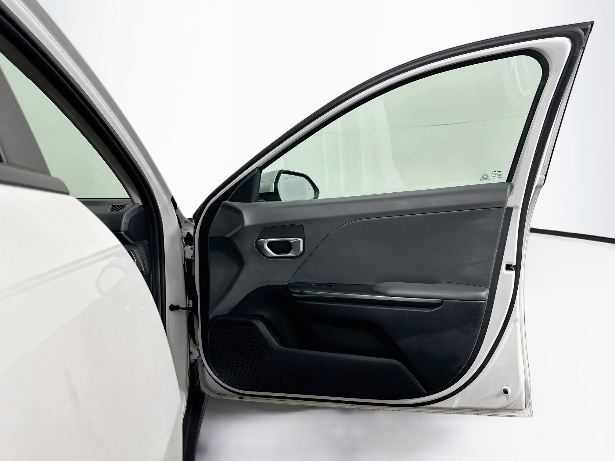 Used 2025 Kia K4 FWD image 32