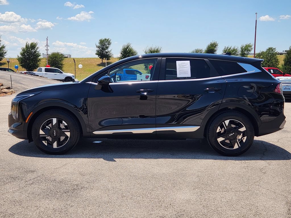Used 2026 Kia Sportage LX FWD image 4