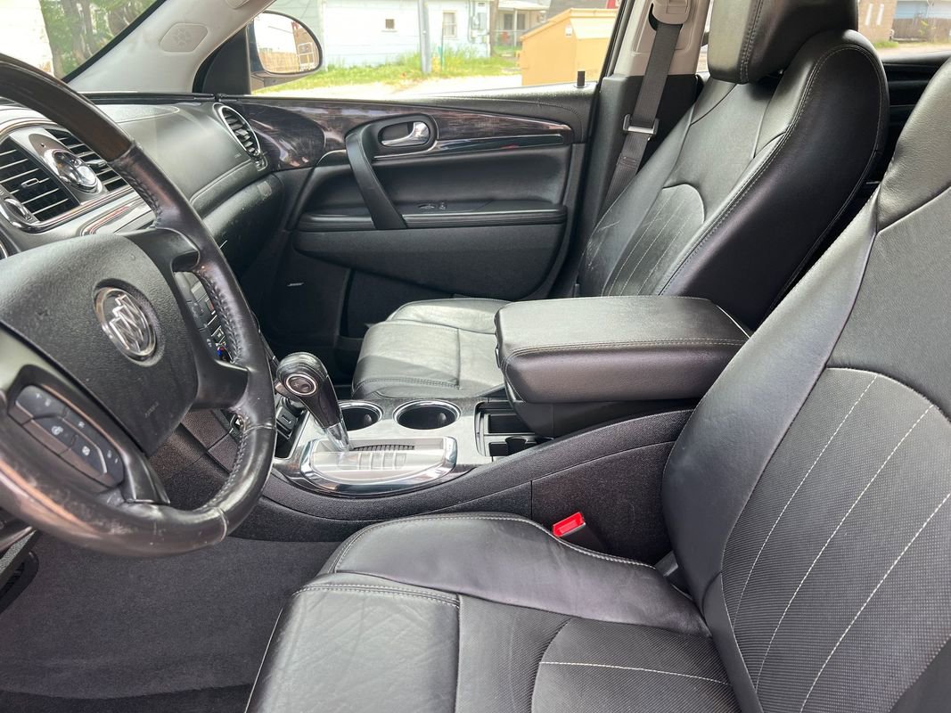 Used 2017 Buick Enclave Leather image 10