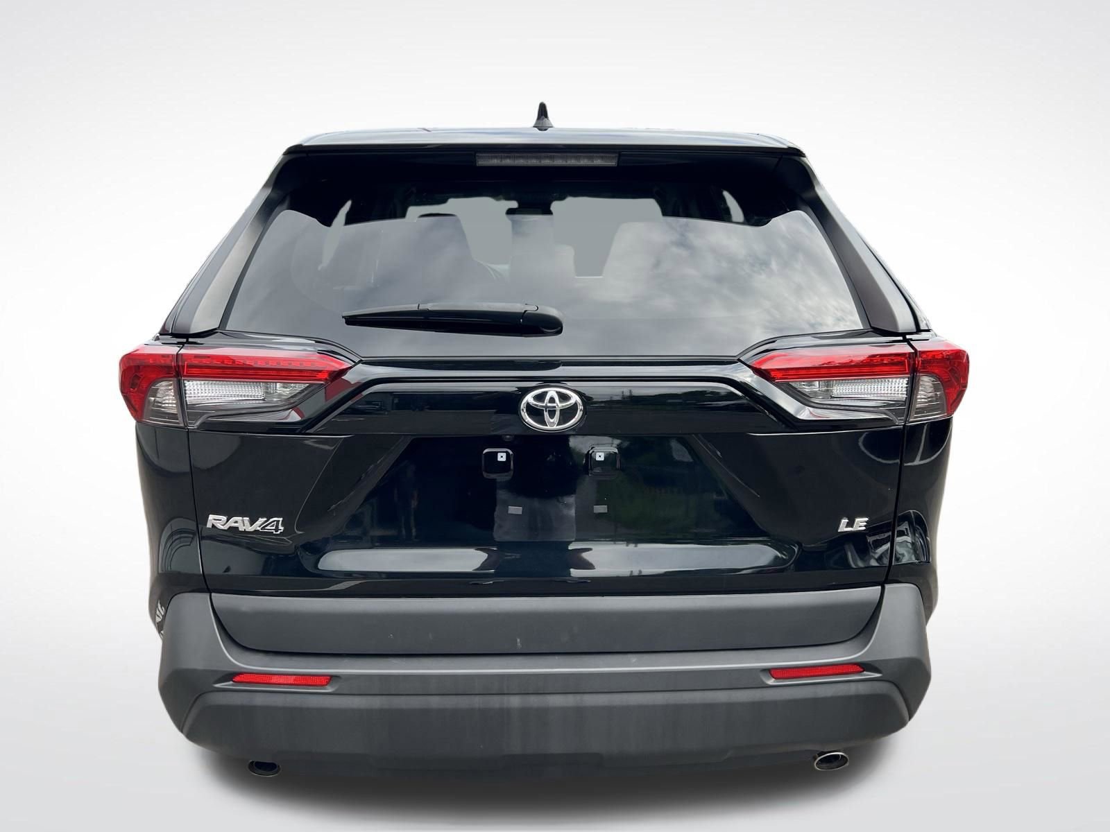 Used 2024 Toyota RAV4 LE image 7