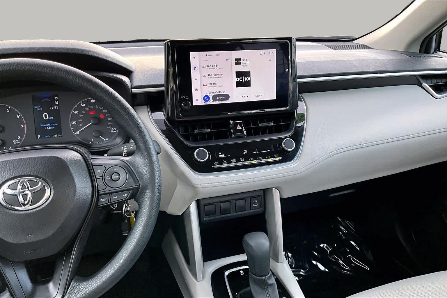 Used 2025 Toyota Corolla Cross L FWD image 7