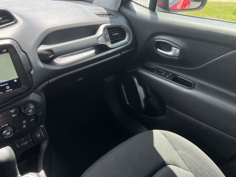 Used 2023 Jeep Renegade Latitude AWD/4WD image 27