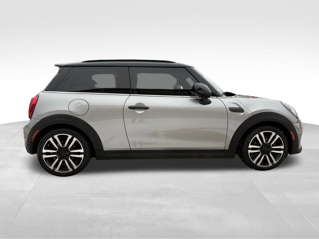 Used 2024 MINI Cooper SE image 6