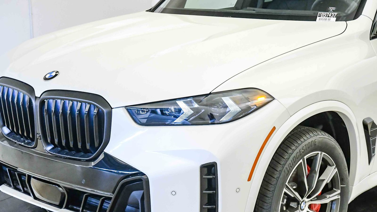 New 2026 BMW X5 xDrive40i w/ M Sport Package AWD/4WD image 9