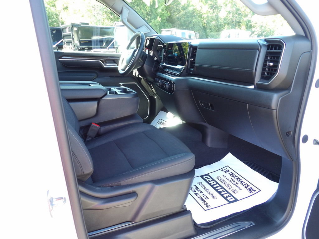 Used 2025 Chevrolet Silverado 3500 LT w/ Safety Package AWD/4WD image 42