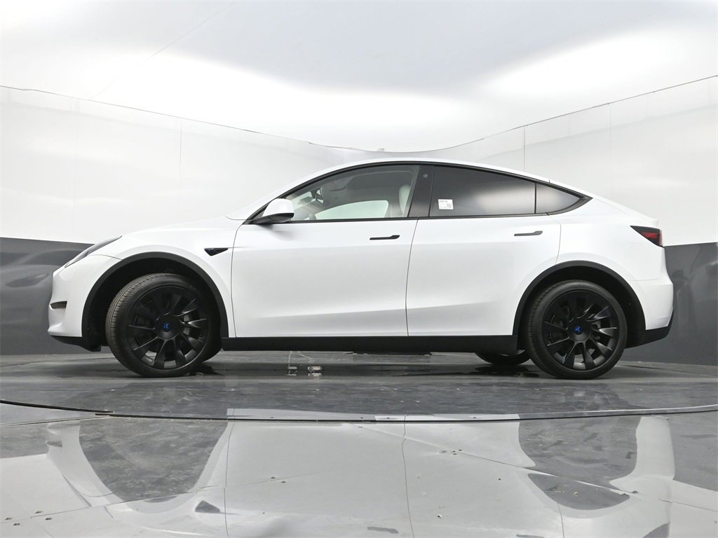 Used 2023 Tesla Model Y Long Range image 25
