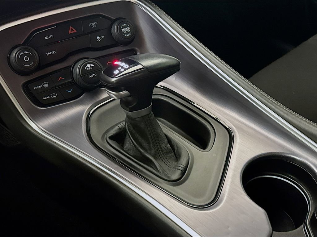 Used 2017 Dodge Challenger R/T RWD image 18