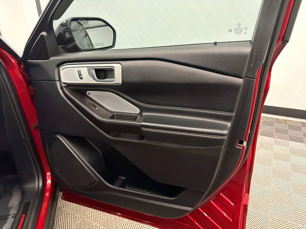 Used 2020 Ford Explorer ST w/ ST Street Pack image 16