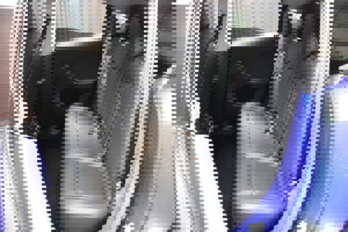 Used 2024 Tesla Model Y Long Range image 40