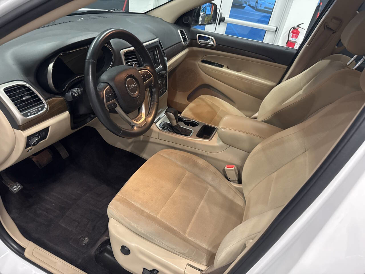 Used 2016 Jeep Grand Cherokee Laredo w/ Quick Order Package 23E AWD/4WD image 20