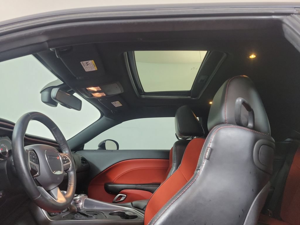 Used 2015 Dodge Challenger R/T Plus RWD image 28