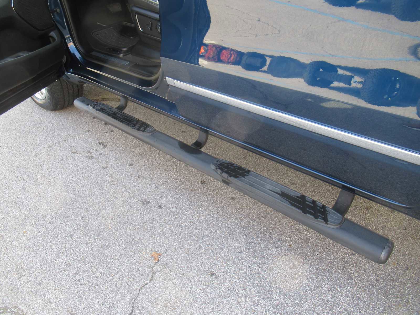 Used 2024 RAM 1500 Limited w/ Body Color Bumper Group image 19