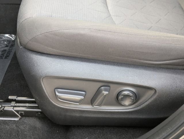 Used 2022 Toyota RAV4 XLE w/ Convenience Package image 24