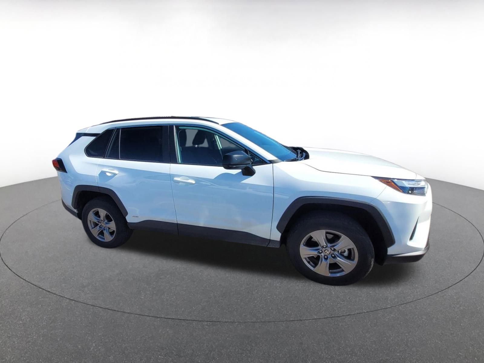 Used 2025 Toyota RAV4 LE video 2