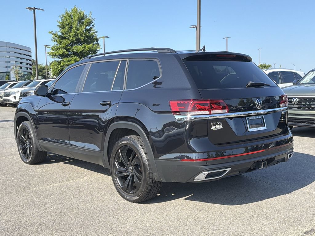 Used 2023 Volkswagen Atlas SE w/ Panoramic Sunroof Package FWD image 3