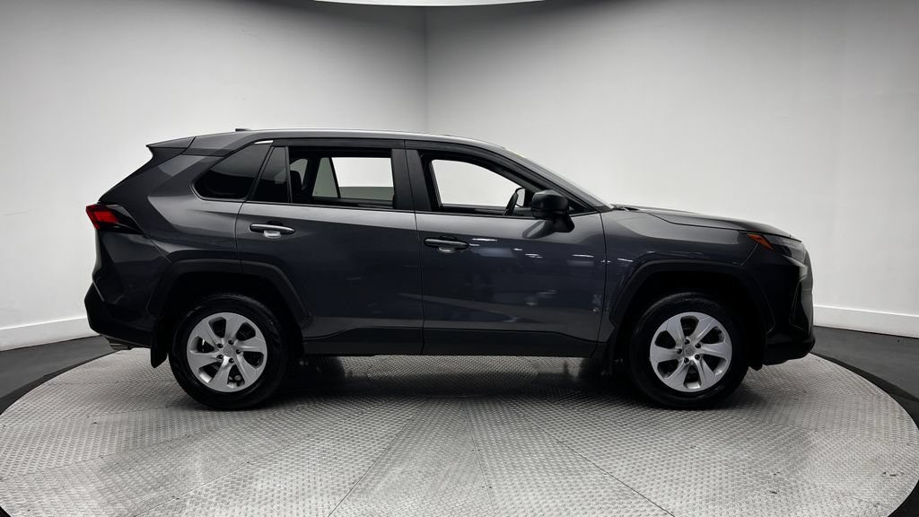 Used 2023 Toyota RAV4 LE AWD/4WD image 38