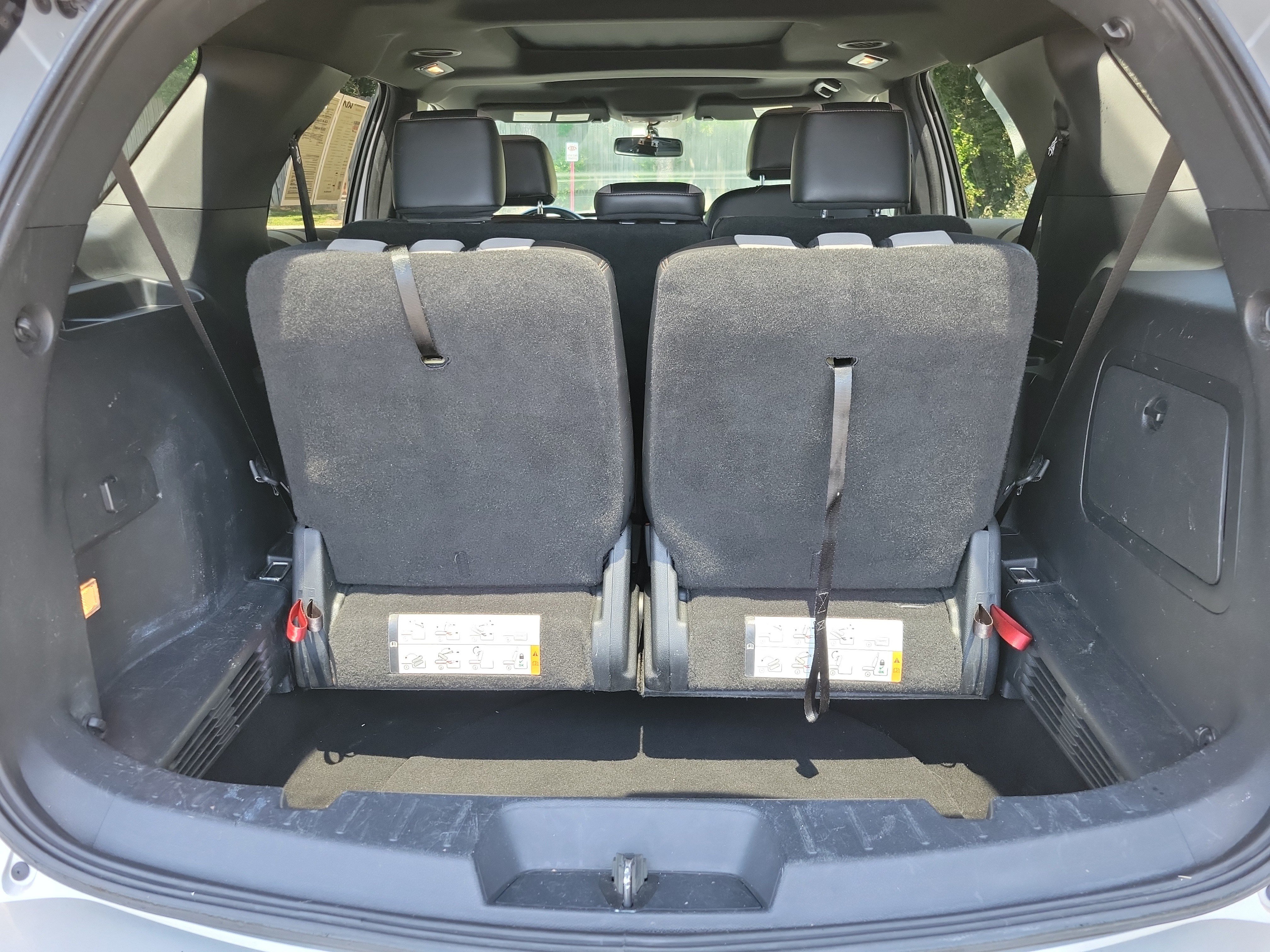 Used 2017 Ford Explorer XLT w/ Equipment Group 202A FWD image 11