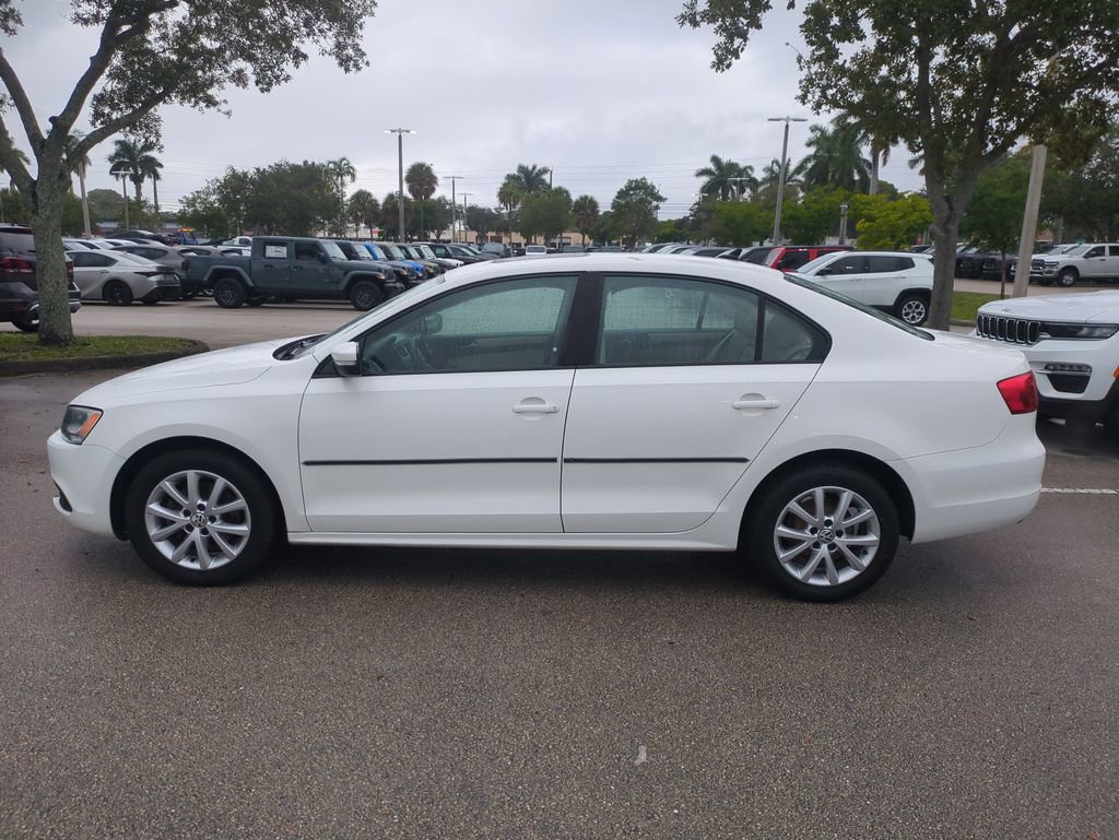 Used 2011 Volkswagen Jetta SE image 9