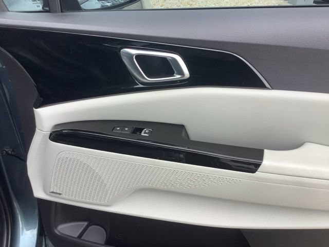 Used 2024 Kia Carnival SX Prestige FWD image 30