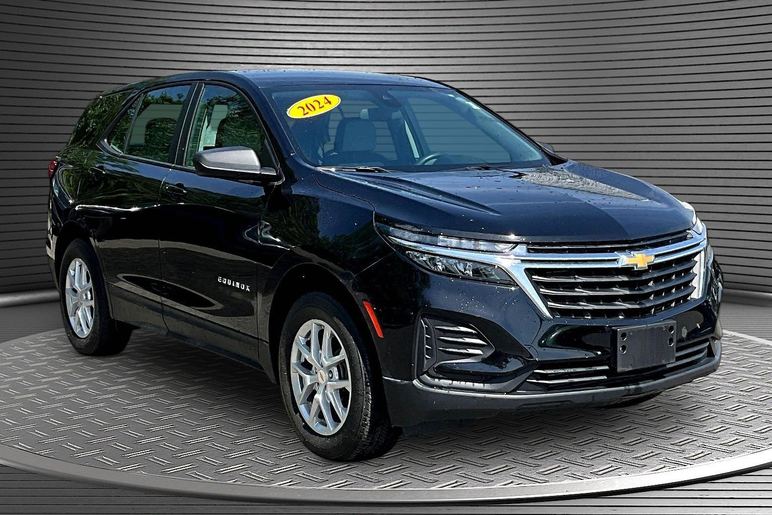 Used 2024 Chevrolet Equinox LS AWD/4WD image 1