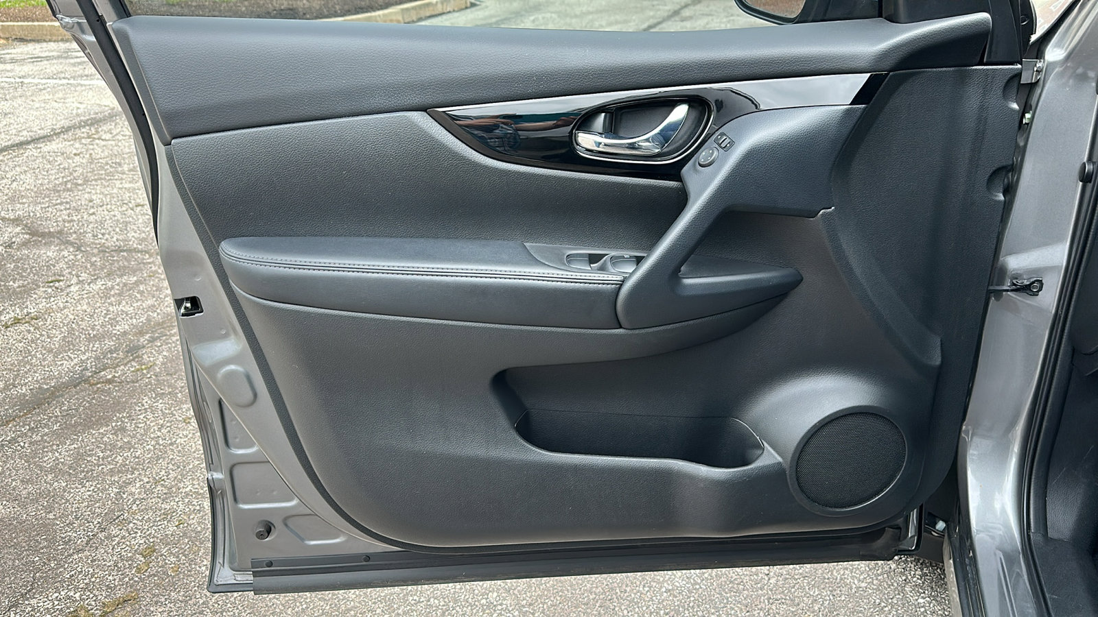 Certified 2021 Nissan Rogue Sport SV image 14