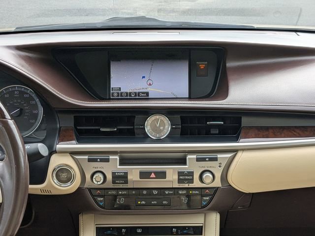 Used 2016 Lexus ES 350 w/ Luxury Package w/Wood Trim image 18