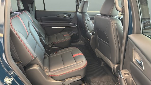 New 2027 Chevrolet Traverse RS w/ LPO, Floor Liner Package AWD/4WD image 18