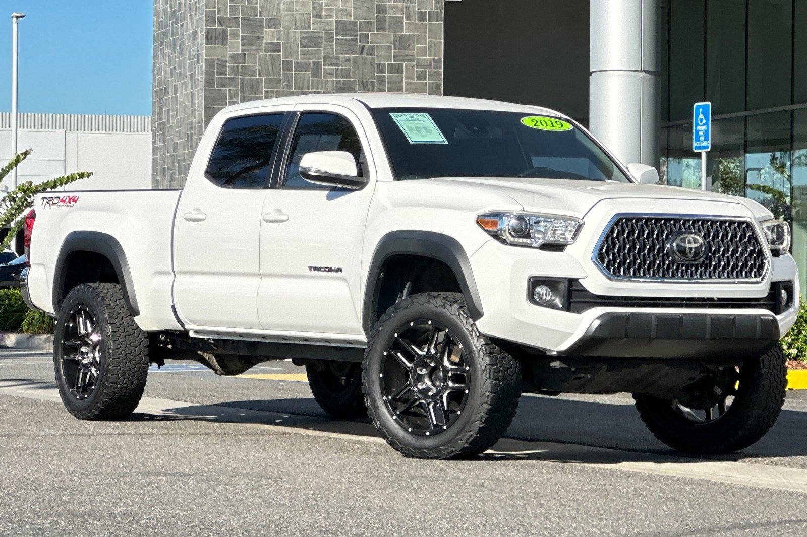Used 2019 Toyota Tacoma 4x4 Double Cab image 2