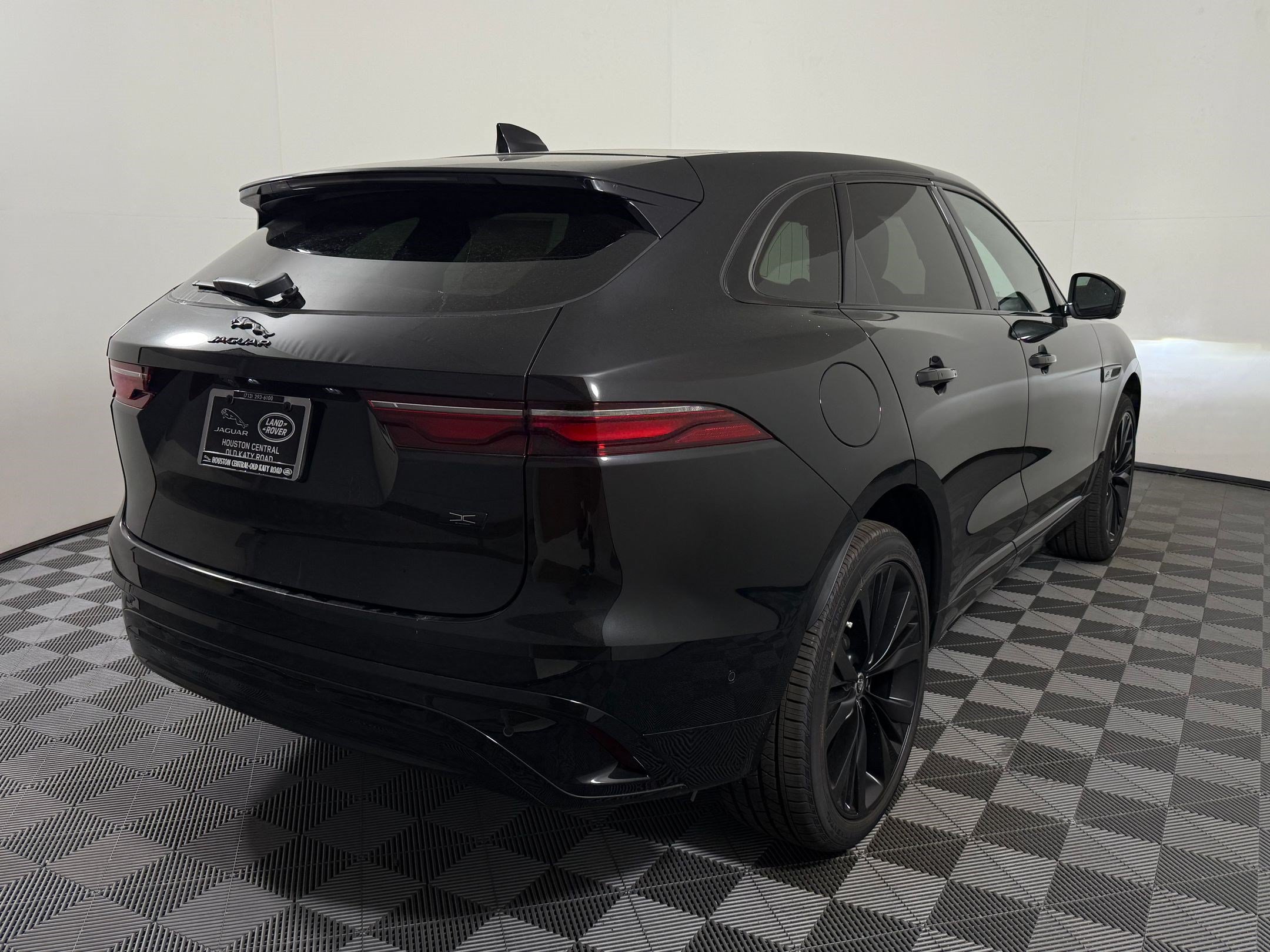 New 2026 Jaguar F-PACE R-Dynamic S AWD/4WD image 9