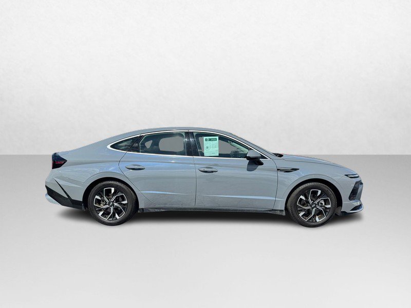 Used 2024 Hyundai Sonata SEL image 2