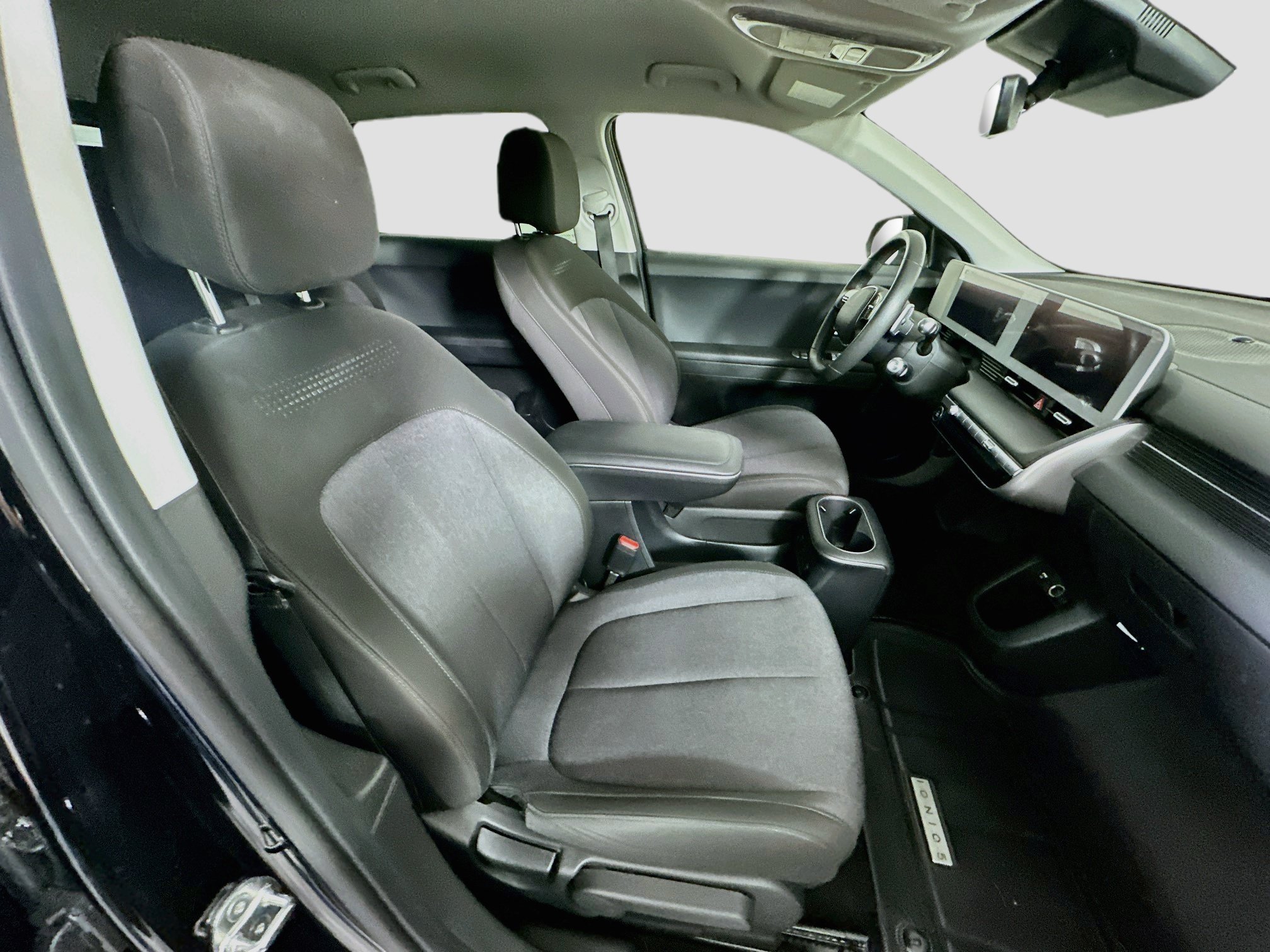 Used 2024 Hyundai Ioniq 5 SEL RWD image 31