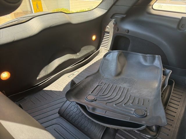 Used 2019 Jeep Grand Cherokee Altitude AWD/4WD image 14